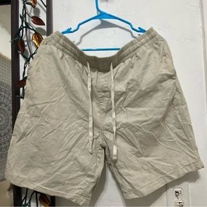 2/$5 Add another item to bundle. 
Old Navy Linen Blend shorts